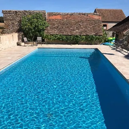 The Petit At Chateau Mareuil アパート