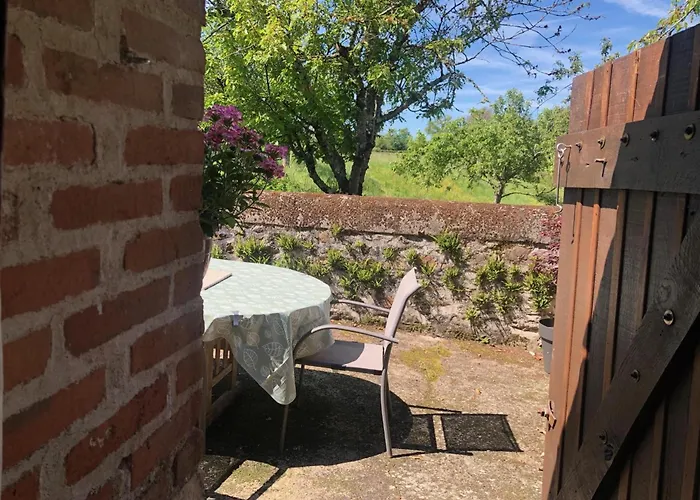 Апартаменты The Petit At Chateau Mareuil Brigueil-le-Chantre